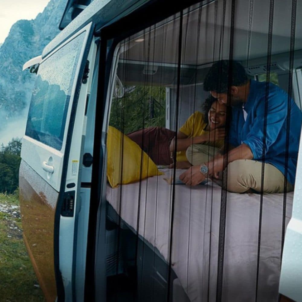 Black Universal Mosquito Net for Car Trunk with Strong Velcro, Compatible with Motorhomes and Camping, 165 × 165 cm