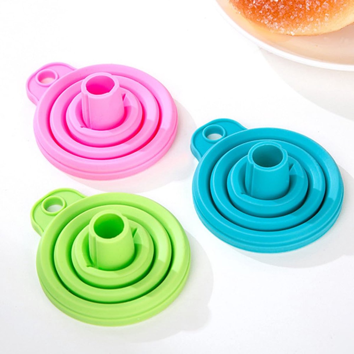 Funnel - Professional Funnel - Foldable Silicone Funnel - Multifunctional - Heat Resistant - Easy to fold and store - Hangable - Cooking Kitchen Accessories Gadgets - Green - 1 piece